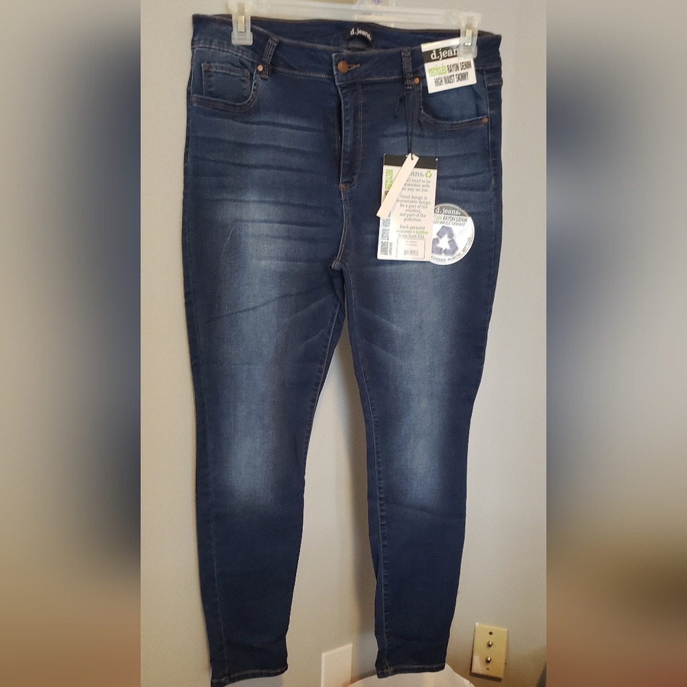 D. Jeans High Waist Super Soft Ankle Skinny Jean Size 16